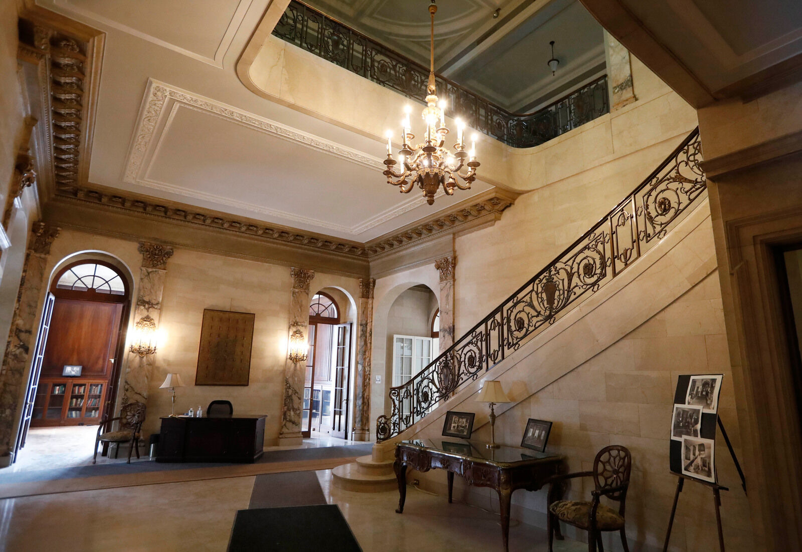 Spacious foyer
